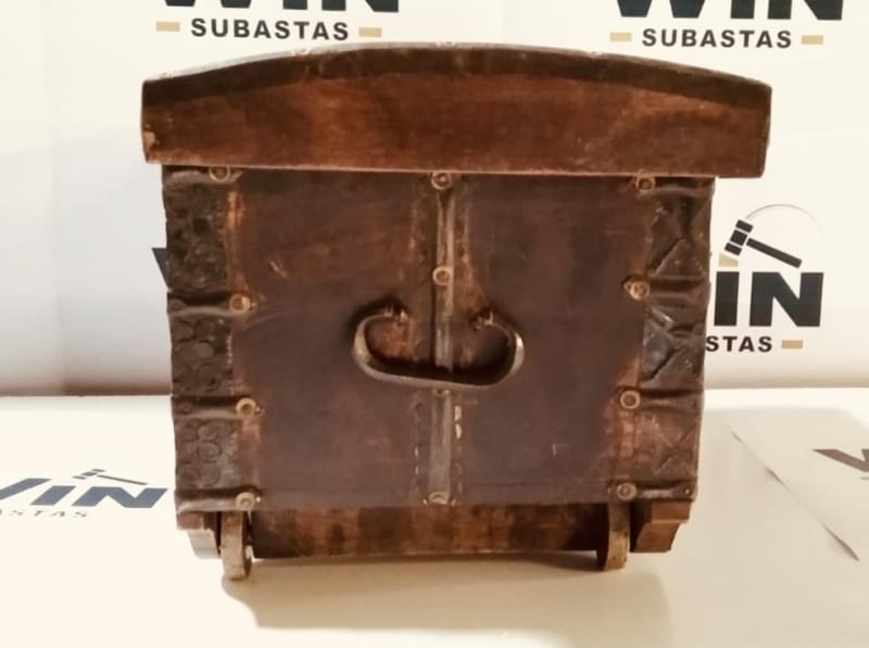 WOODEN CHEST WITH WHEELS