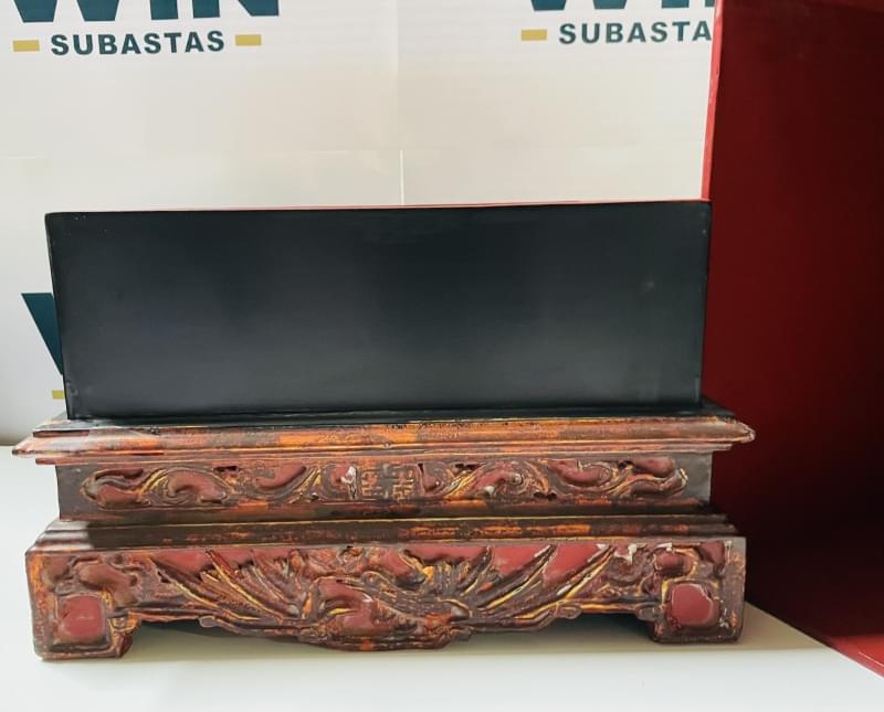 WOODEN CHEST WITH REMOVABLE LID