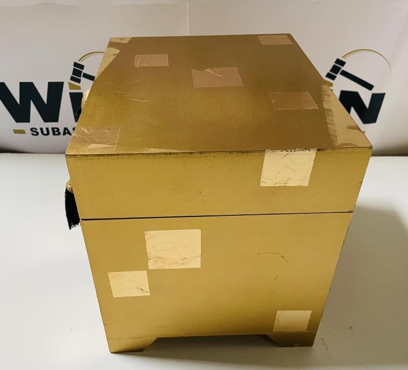 GOLD-COLOURED WOODEN CHEST