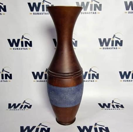 WOODEN VASE. REF: JA102