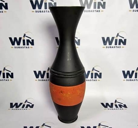 WOODEN VASE. REF: JA103