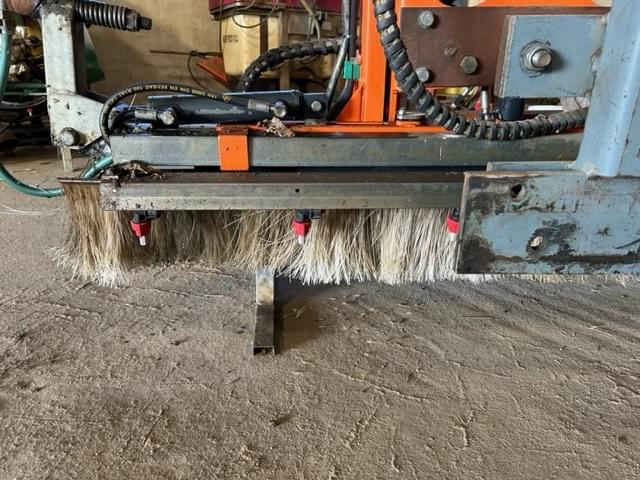 Lot Corbins H 017 hydraulic interrow herbicide bar
