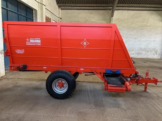 Manure Distributor Lot, unused, Uriach Gombau