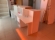 LOTE DE ARMARIO BLANCO PUERTAS CORREDERAS Y MOSTRADOR RECIBIDOR