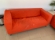 LOTE DE SILLONES SALA DE ESPERA ROJA,  2 SILLONES, 2 MESITAS BAJAS BLANCAS