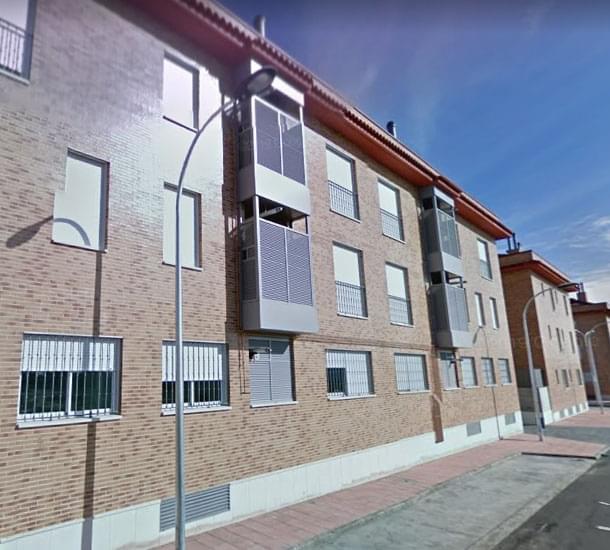 1  PISO DE 141 M2, EN AVENIDA PLAZA DE TOROS, 38 DE TORRIJOS.