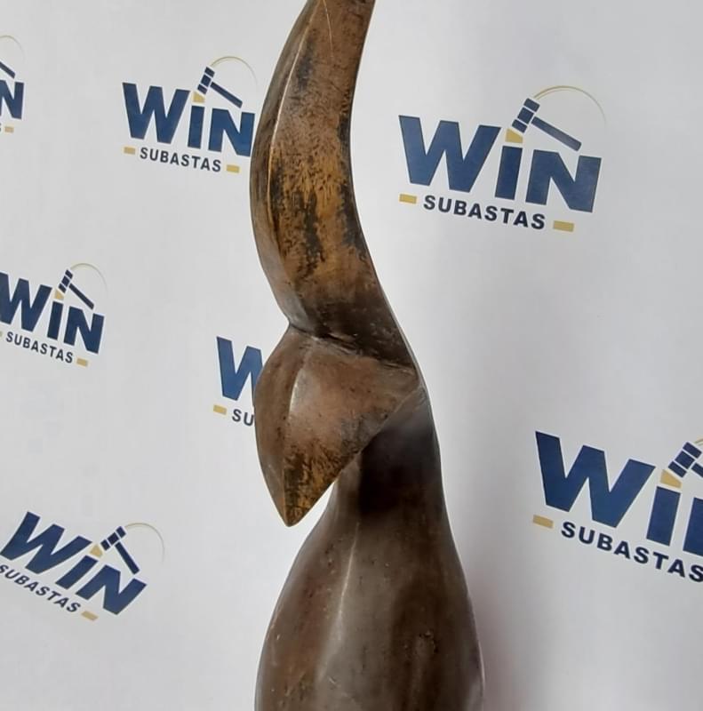 FIGURA DECORATIVA DE MADERA