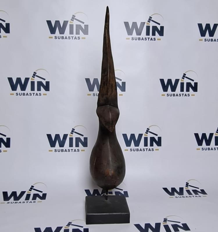 FIGURA DECORATIVA DE MADERA