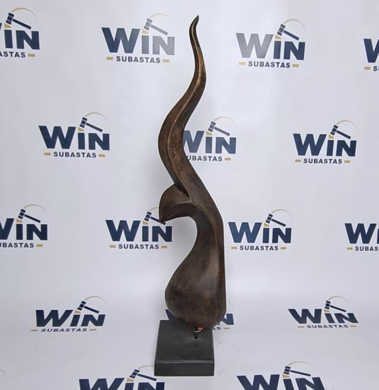FIGURA DECORATIVA DE MADERA
