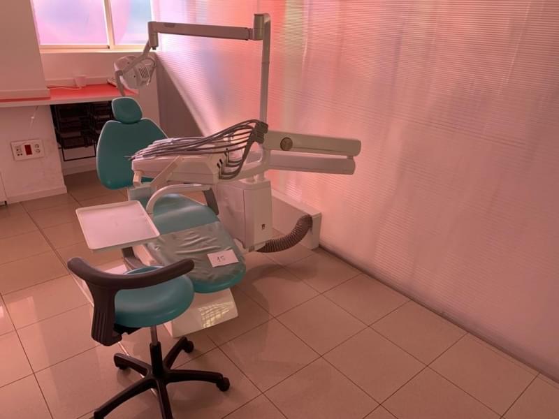SILLON EQUIPO DENTAL VICTOR V200 CONTINENTAL 2015 (BOX 15)