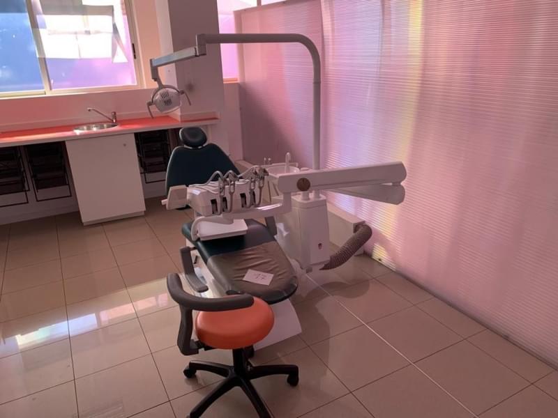 SILLON EQUIPO DENTAL VICTOR V200 CONTINENTAL 2017 (BOX 17)
