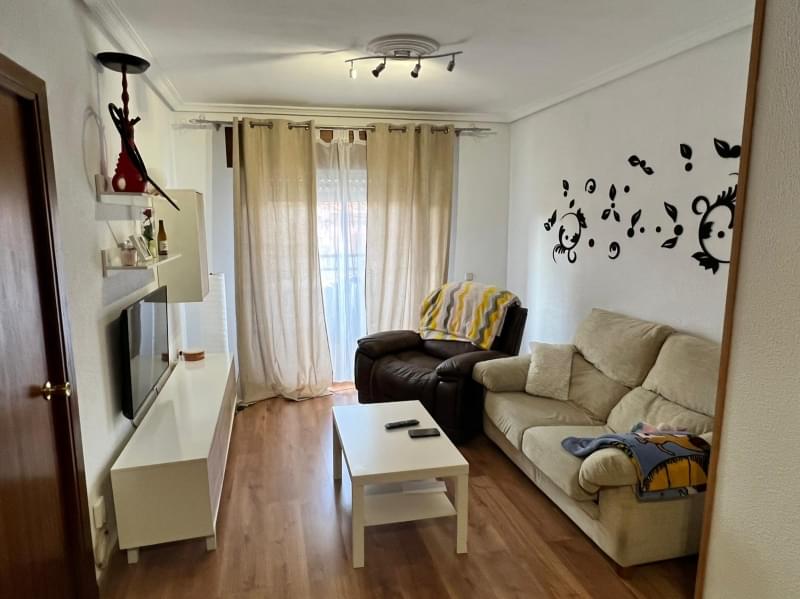 VIVIENDA 4 DORMITORIOS Y PLAZA DE GARAJE EN CÁCERES
