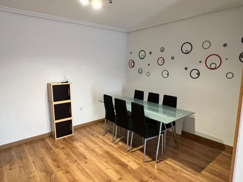 VIVIENDA 4 DORMITORIOS Y PLAZA DE GARAJE EN CÁCERES