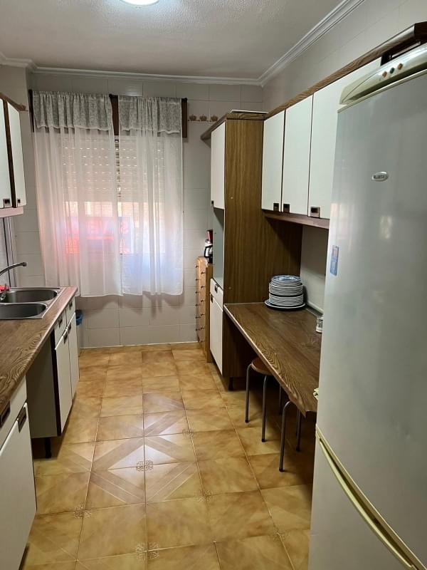 VIVIENDA 4 DORMITORIOS Y PLAZA DE GARAJE EN CÁCERES