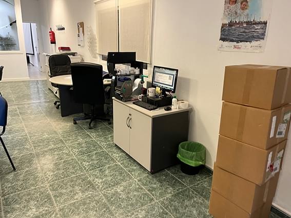 Lote 8.  Mobiliario de Oficina y Equipos Informáticos. Conil de la Frontera (Cádiz).