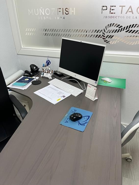 Lote 8.  Mobiliario de Oficina y Equipos Informáticos. Conil de la Frontera (Cádiz).