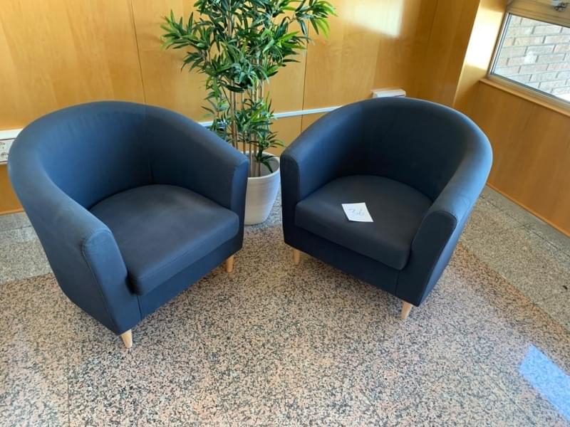 LOTE DE SILLAS Y SILLONES