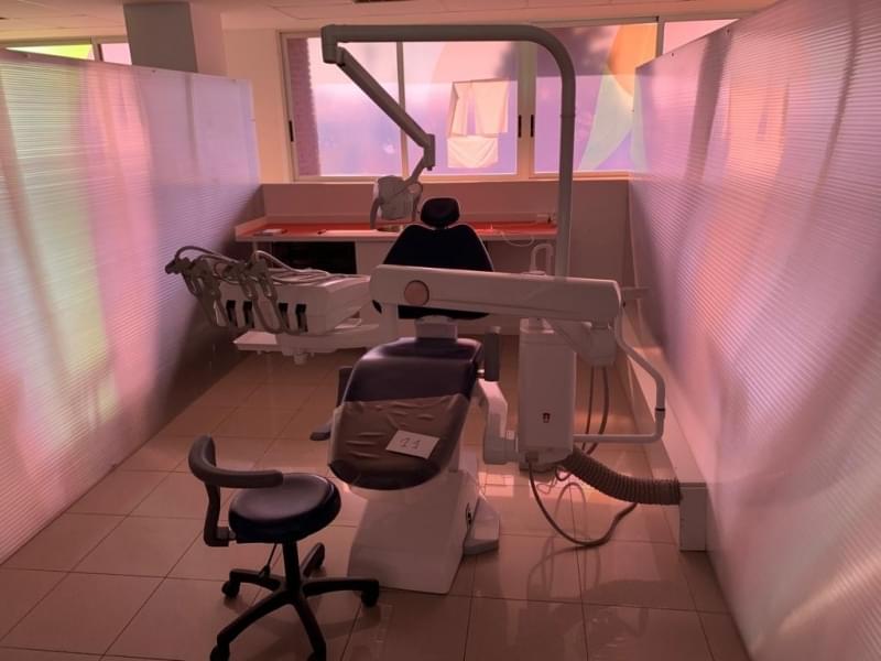 SILLON EQUIPO DENTAL VICTOR V200 CONTINENTAL 2015 (BOX 11)