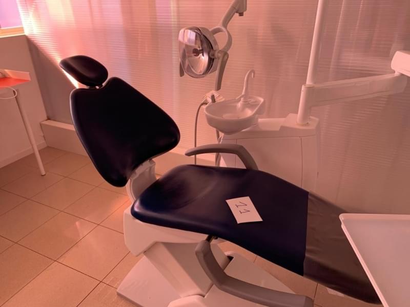 SILLON EQUIPO DENTAL VICTOR V200 CONTINENTAL 2015 (BOX 11)