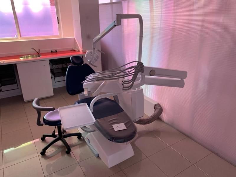 SILLON EQUIPO DENTAL VICTOR V200 CONTINENTAL 2015 (BOX 12)